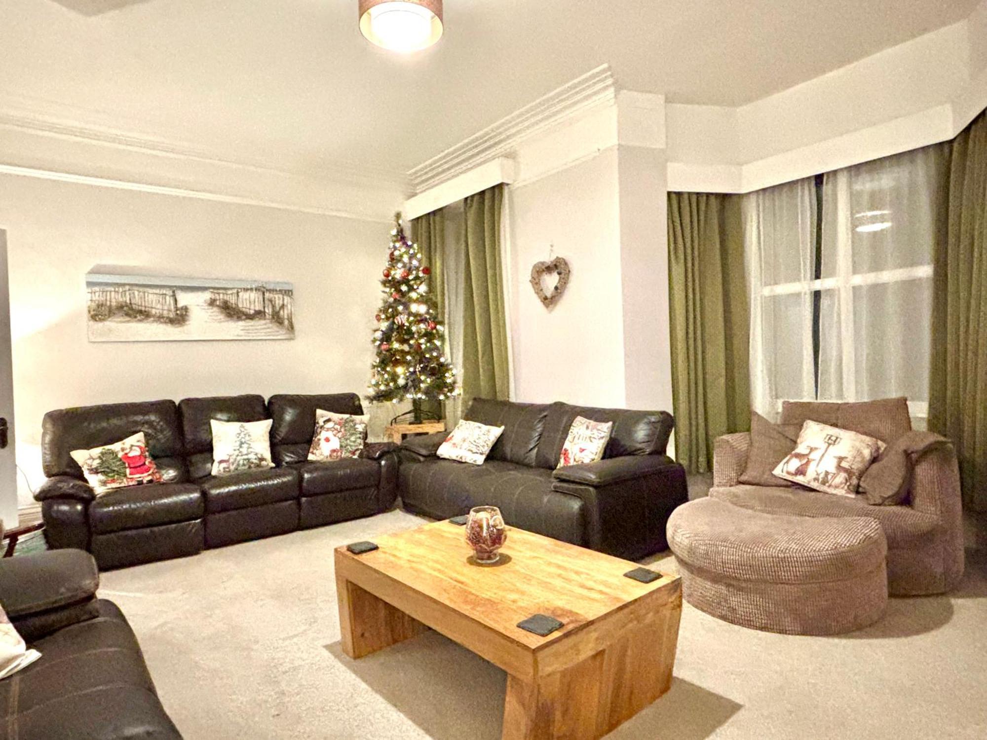 Tidesreach Filey, Sleeps 13, Close To Beach Extérieur photo
