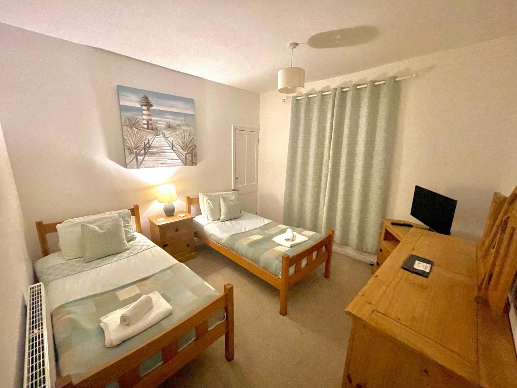 Tidesreach Filey, Sleeps 13, Close To Beach Extérieur photo